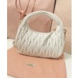 Borsa hobo mini Miu Miu Wander Matelasse Bianco