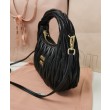 Borsa hobo mini Miu Miu Wander Matelasse Nero