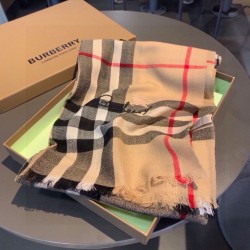 Replica qualità specchio Dettagli perfetti Sciarpa cashmere Burberry Check Beige con bordi sfrangiati 70 x 200