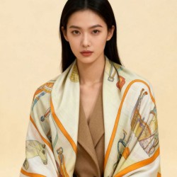 Replica qualità specchio Scialle reversibile Gucci velluto con stampa cavalli 140 Giallo