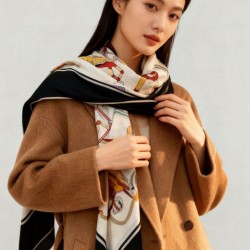 Replica Qualità superiore replica falso Scialle reversibile Gucci in seta e cashmere con motivo GG 135 Rosso Imitazioni Replica qualità specchio Qualità superiore replica falso Scialle reversibile Gucci in seta e cashmere con motivo GG 135 Rosso