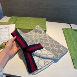 Replica Pari all'originale replica Sciarpa Gucci reversibile lana jacquard con motivo GG 30 x 180 01 Imitazioni Replica qualità specchio Pari all'originale replica Sciarpa Gucci reversibile lana jacquard con motivo GG 30 x 180 01