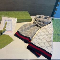 Replica qualità specchio Pari all'originale replica Sciarpa Gucci reversibile lana jacquard con motivo GG  30 x 180 01