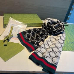 Replica qualità specchio Pari all'originale replica Sciarpa Gucci reversibile lana jacquard con motivo GG  30 x 180 03