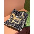 Pari all'originale replica falso Scialle reversibile seta e lana Gucci con motivo a sella da equitazione 140 