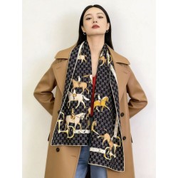 Pari all'originale replica falso Scialle reversibile seta e lana Gucci con motivo a sella da equitazione 140 