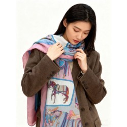 Pari all'originale replica Scialle reversibile Gucci velluto con stampa cavalli 140 Rosa