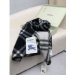 Sciarpa/coperta lana con motivo check Burberry etichetta equestre 30 x 180 Nero