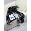 Sciarpa/coperta lana con motivo check Burberry etichetta equestre 30 x 180 Nero