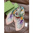 Pari all'originale replica Sciarpa Gucci seta e cashmere Stampa floreale 140 01