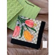 Pari all'originale replica Sciarpa Gucci seta e cashmere Stampa floreale 140 02