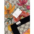 Pari all'originale replica Sciarpa Gucci seta e cashmere Stampa floreale 140 02