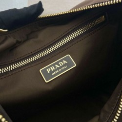 Replica Bora Pari all'originale replica a spalla Prada Explore grande Re-Nylon 1BC264 Terra di Siena Imitazioni Replica qualità specchio Bora Pari all'originale replica a spalla Prada Explore grande Re-Nylon 1BC264 Terra di Siena