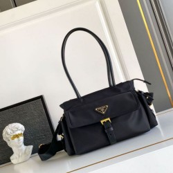 Replica qualità specchio Borsa tote media Prada Explore nappa 1BG596 Nero