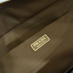 Replica Borsa a spalla grande Prada Explore con patta in nappa 1BD391 Marrone Imitazioni Replica qualità specchio Borsa a spalla grande Prada Explore con patta in nappa 1BD391 Marrone