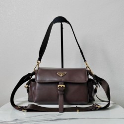 Replica qualità specchio Borse  Alta Qualità a spalla media Prada Explore con patta 1BD394 Borgogna