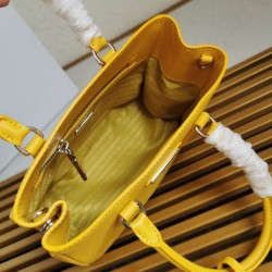 Replica Borsa a mano Prada Galleria Saffiano piccola/media/grande Giallo Imitazioni Replica qualità specchio Borsa a mano Prada Galleria Saffiano piccola/media/grande Giallo