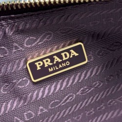 Replica Borsa a mano/borsa hobo Saffiano Prada Re-Edition 2005 Borgogna Imitazioni Replica qualità specchio Borsa a mano/borsa hobo Saffiano Prada Re-Edition 2005 Borgogna