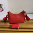 Imitazioni borse griffate a mano/borsa hobo Saffiano Prada Re-Edition 2005 Rosso