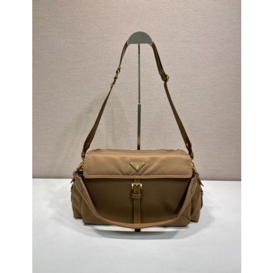 Borsa a spalla grande Prada Explore con patta in nappa 1BD391 Marrone