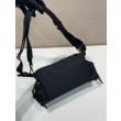 Borsa a spalla Prada Explore Re-Nylon media con patta 1BD394 nero