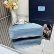 Borsa hobo mini Prada Re-Edition 2005 Re-Nylon Saffiano 1N204M Blu