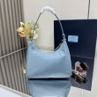 Borsa hobo mini Prada Re-Edition 2005 Re-Nylon Saffiano 1N204M Blu