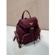 Zaino Prada medio Re-Nylon con marsupio 1BZ811 Borgogna