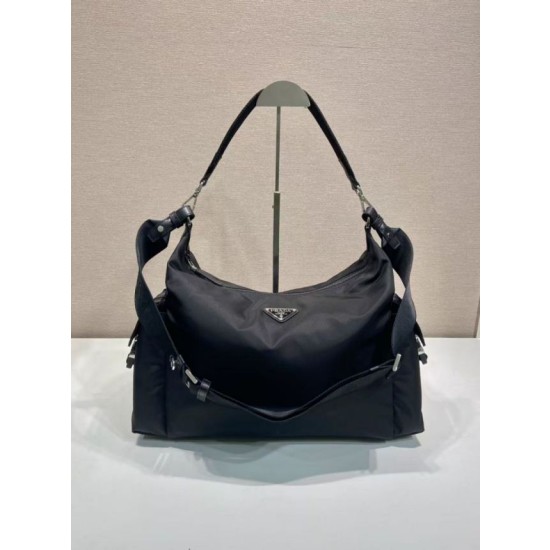 Borsa a tracolla Prada Explore Re-Nylon da uomo Nero
