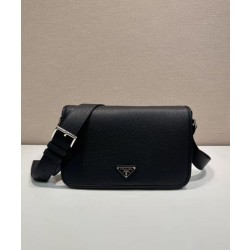 Replica Perfetta a tracolla strutturata Prada nera