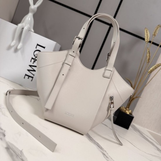 Borsa tote media classica Loewe Hammock Flip Beige