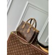 LV M14236 Borsa a catena OnTheGo East West Marrone