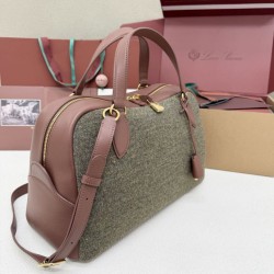 Replica Borsa 1:1 Needle Loro Piana piccolo/media Caramel Sage Imitazioni Replica qualità specchio Borsa 1:1 Needle Loro Piana piccolo/media Caramel Sage