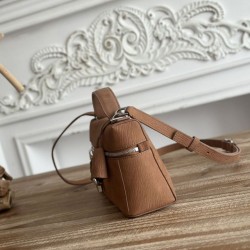 Replica Borse Firmate a tracolla con manico superiore Loro Piana Extra Bag 23 Marrone Imitazioni Replica qualità specchio Borse Firmate a tracolla con manico superiore Loro Piana Extra Bag 23 Marrone