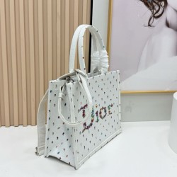 Replica Borse Dior Dioramour piccolo/media/grande Dior Book Tote con tracolla bianca Imitazioni Replica qualità specchio Borse Dior Dioramour piccolo/media/grande Dior Book Tote con tracolla bianca