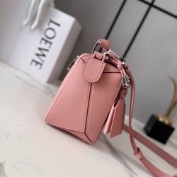 Replica Borsa Loewe Mini Featherlight Puzzle Cipria Imitazioni Replica qualità specchio Borsa Loewe Mini Featherlight Puzzle Cipria