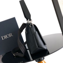 Replica qualità specchio Borsa a tracolla Dior Privé Messenger Uomo con patta nera