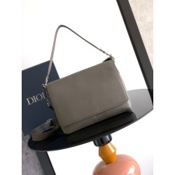 Borse Firmate Replica a tracolla Dior Privé Messenger Uomo con patta Grigia 