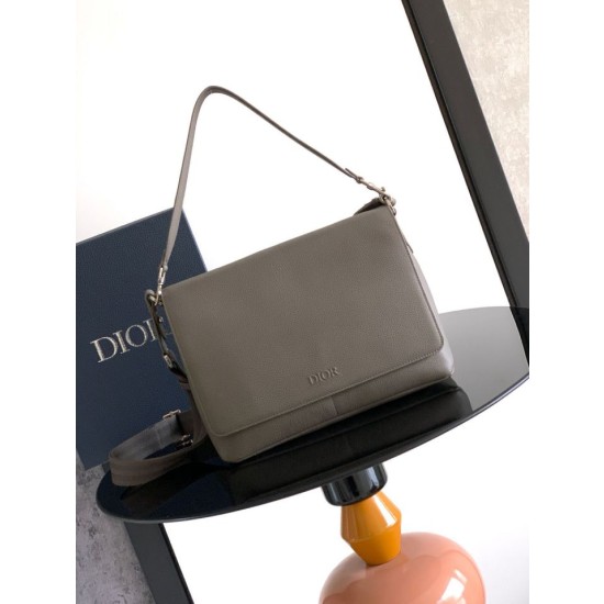 Borse Firmate Replica a tracolla Dior Privé Messenger Uomo con patta Grigia 