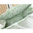 Borsa Dior Book Tote piccolo/media/grande con tracolla ricamo Toile de Jouy multicolore verde Borsa Dior Book Tote piccolo/media/grande con tracolla ricamo Toile de Jouy multicolore verde