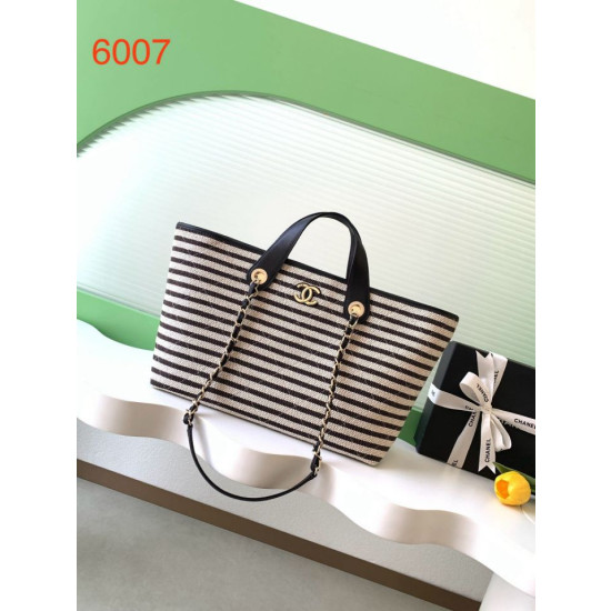 Borsa shopping Tote Chanel Deauville AS6007 tela righe bianca/nero Borsa shopping Tote Chanel Deauville AS6007 tela righe bianca/nero