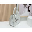 Borse Dior Dioramour piccolo/media/grande Dior Book Tote con tracolla bianca