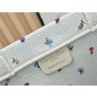 Borse Dior Dioramour piccolo/media/grande Dior Book Tote con tracolla bianca