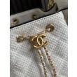 Replica Perfetta a mano Chanel 25 Mini Hobo AS5293 Rafia intrecciata Beige/Nero