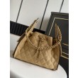 Bora Pari all'originale replica a mano Chanel 25 Mini Hobo AS5293 Rafia intrecciata Marrone/Nero