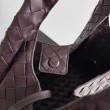 Bora Pari all'originale replica a tracolla Bottega Veneta Campana piccola intrecciata Caffè