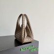 Borsa a tracolla Bottega Veneta Campana piccola intrecciata Marrone