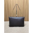 YSL Saint Laurent Cassandre Borsa a busta grande con catena Claret