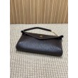 YSL Saint Laurent Cassandre Borsa a busta grande con catena Claret
