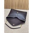 YSL Saint Laurent Cassandre Borsa a busta grande con catena Claret